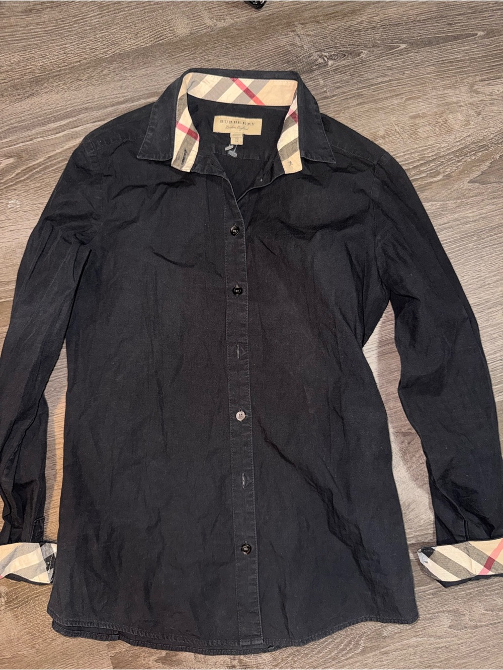 Vintage Burberry women’s Black Button-Down Shirt with Signature Check Trim sz XS